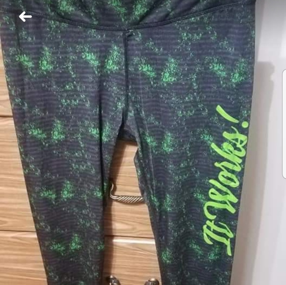 It Works! Reversible Leggings
